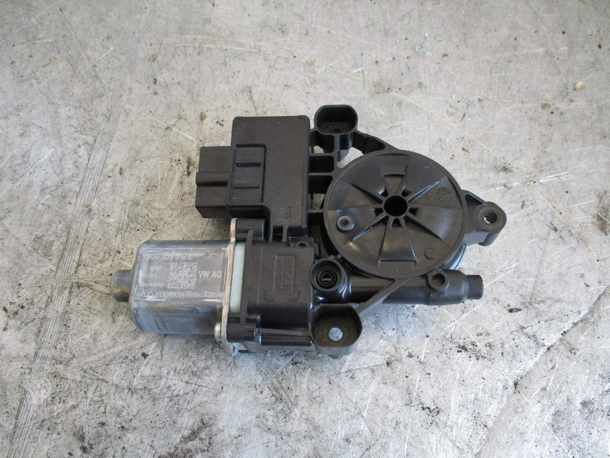 SEAT LEON 5F (MK3) 2018 OSR DRIVER SIDE REAR DOOR WINDOW REGULATOR 5Q0959812E
