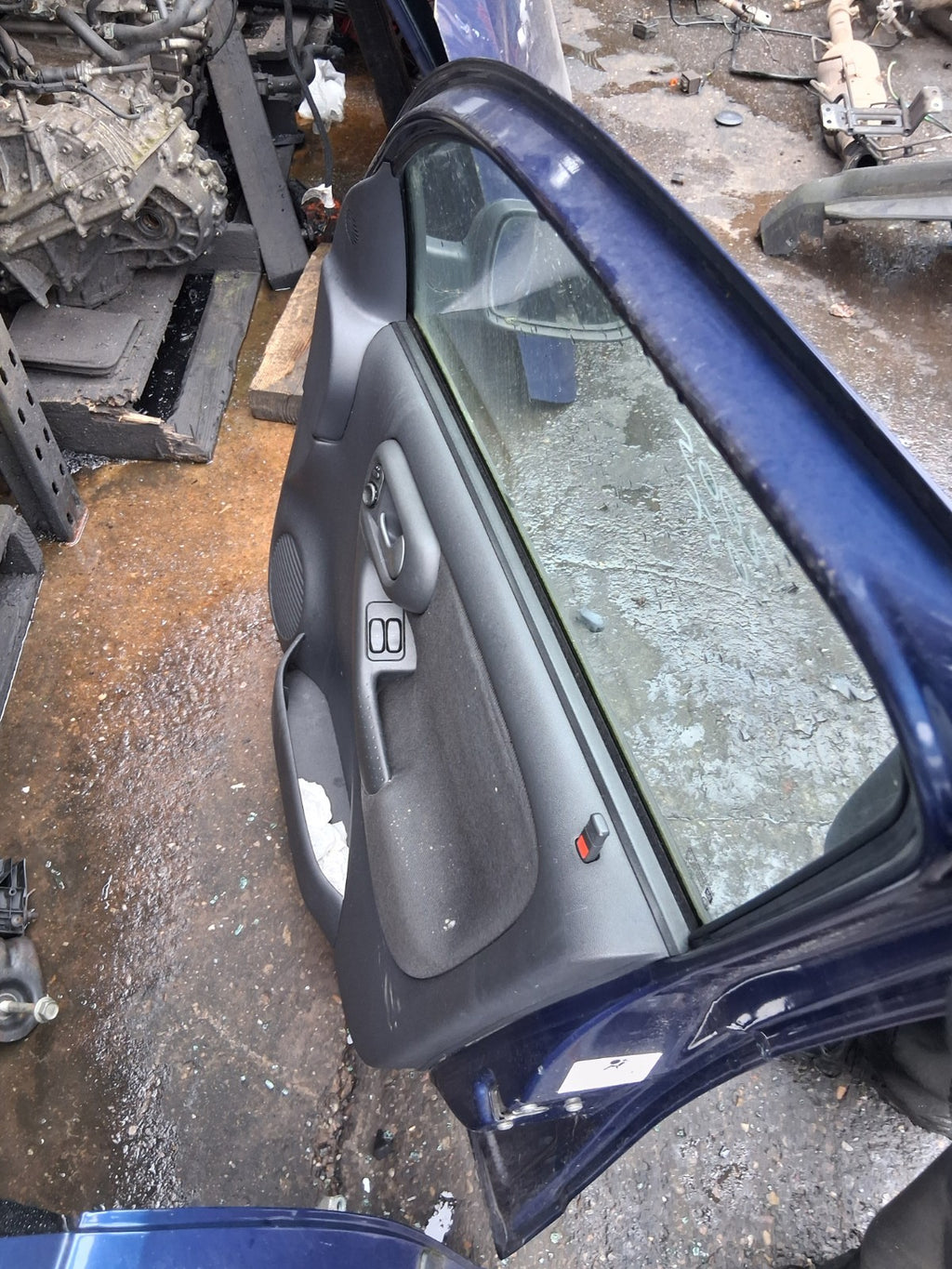 2005 VAUXHALL CORSA C OSF DRIVER SIDE FRONT RIGHT COMPLETE DOOR BLUE