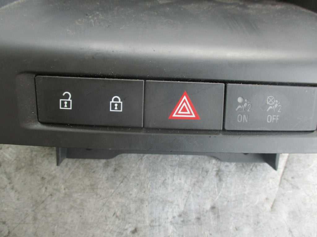 VAUXHALL ASTRA J CENTRAL DIGITAL DISPLAY SCREEN & HAZARD SWITCH 13267984