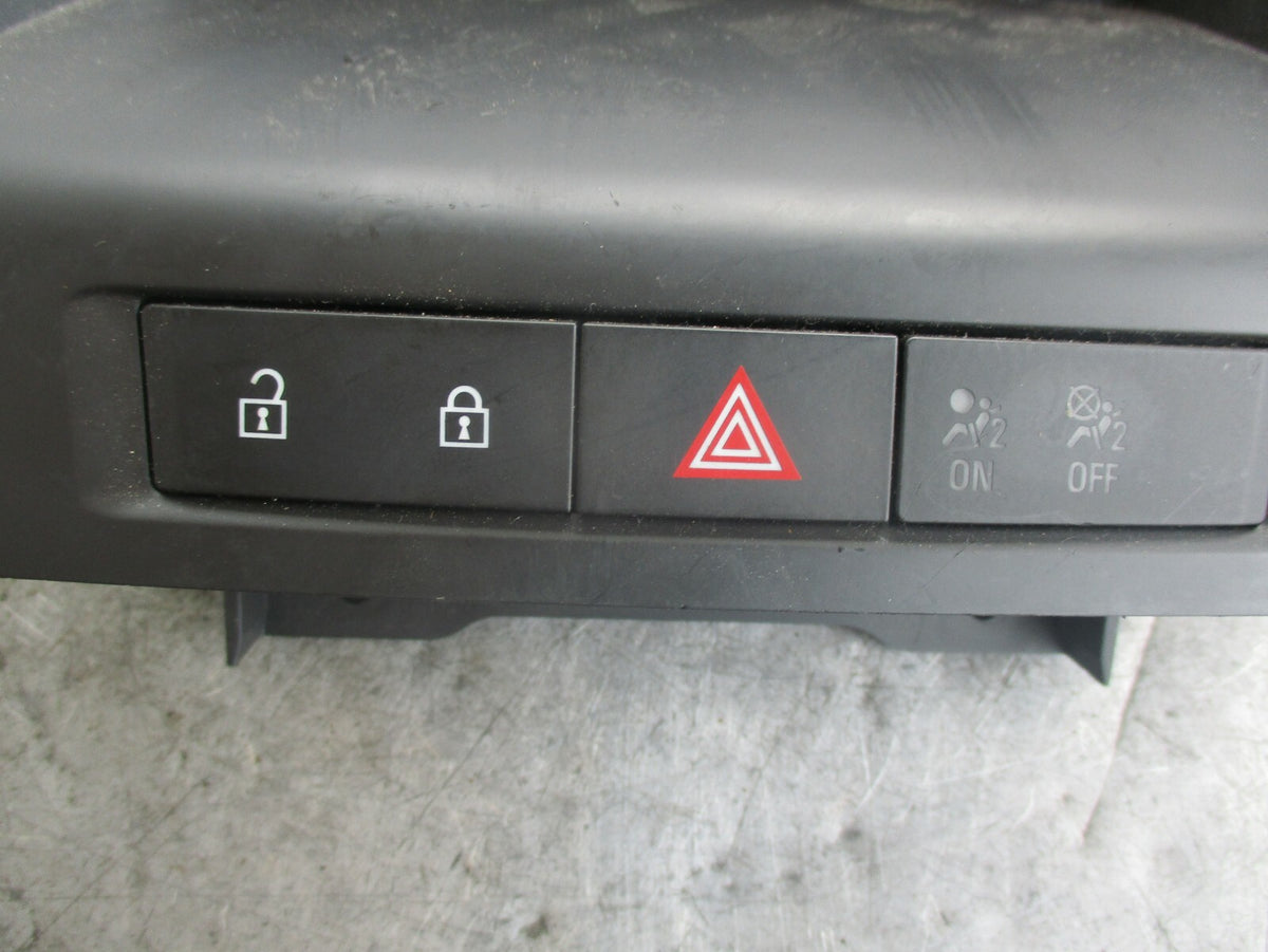 VAUXHALL ASTRA J CENTRAL DIGITAL DISPLAY SCREEN & HAZARD SWITCH 13267984