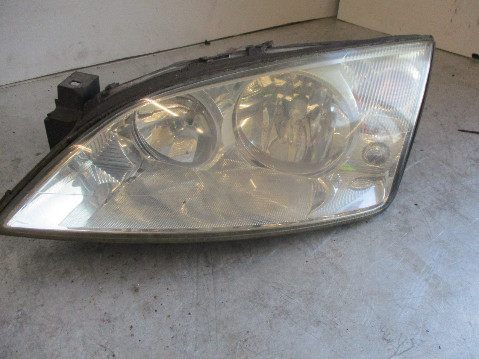 FORD MONDEO MK3 2003 NS PASSENGER SIDE HEADLIGHT HEADLAMP 1S7113006BL