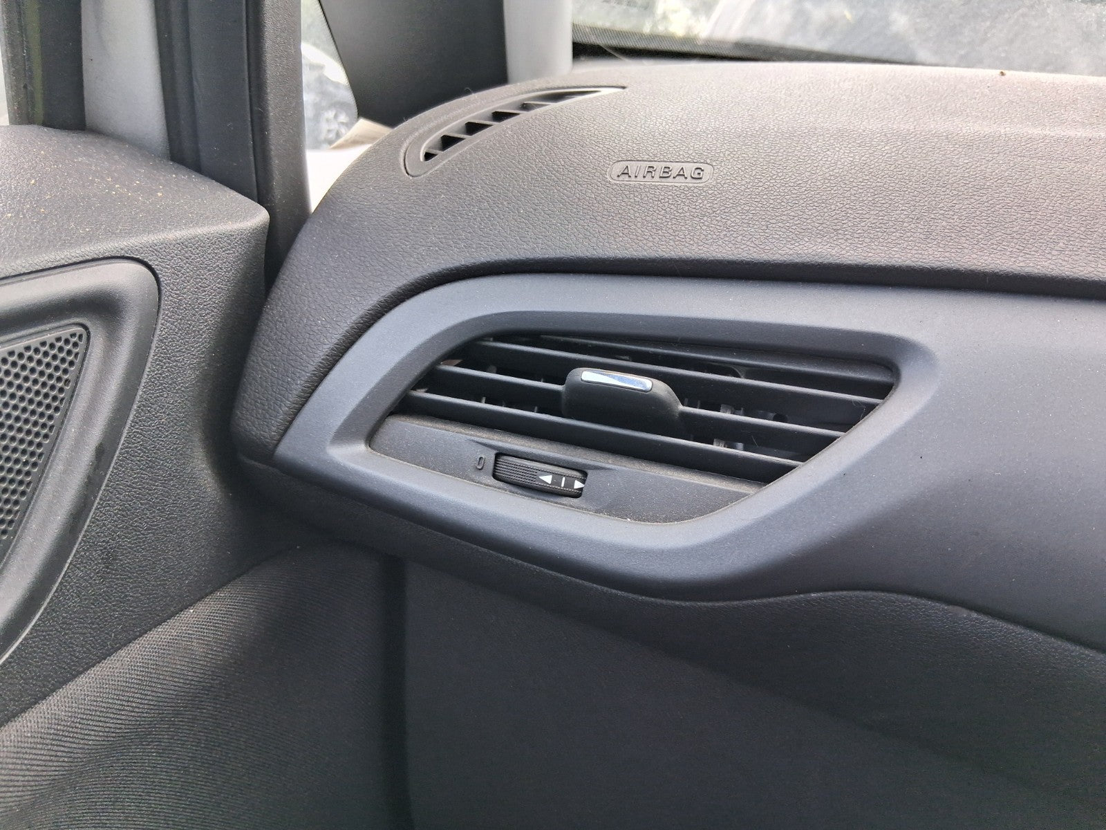 2017 VAUXHALL CORSA E 3 DOOR NSF PASSENGER SIDE FRONT LEFT AIR VENT
