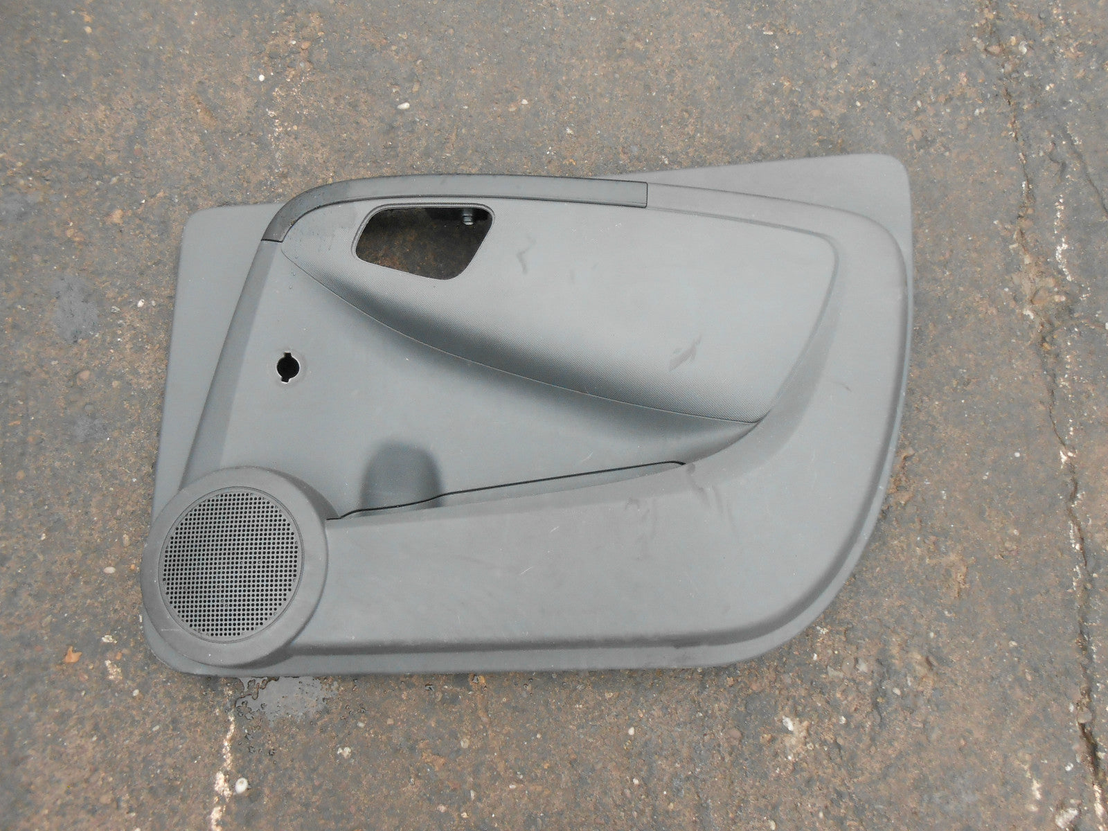 FIAT FIORINO 225 2011 OS DRIVER SIDE GREY PLASTIC DOOR CARD INTERIOR PANEL