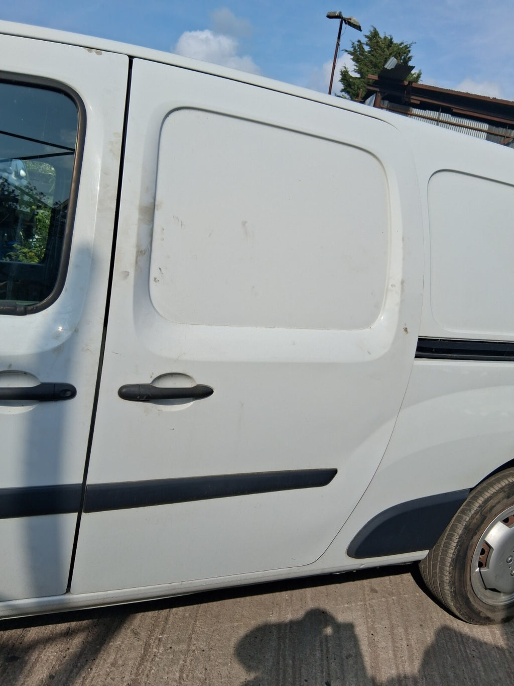 RENAULT KANGOO MK2 2010 NS PASSENGER SIDE COMPLETE SLIDING DOOR WHITE