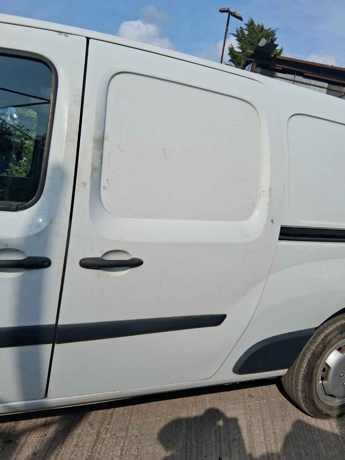 RENAULT KANGOO MK2 2010 NS PASSENGER SIDE COMPLETE SLIDING DOOR WHITE
