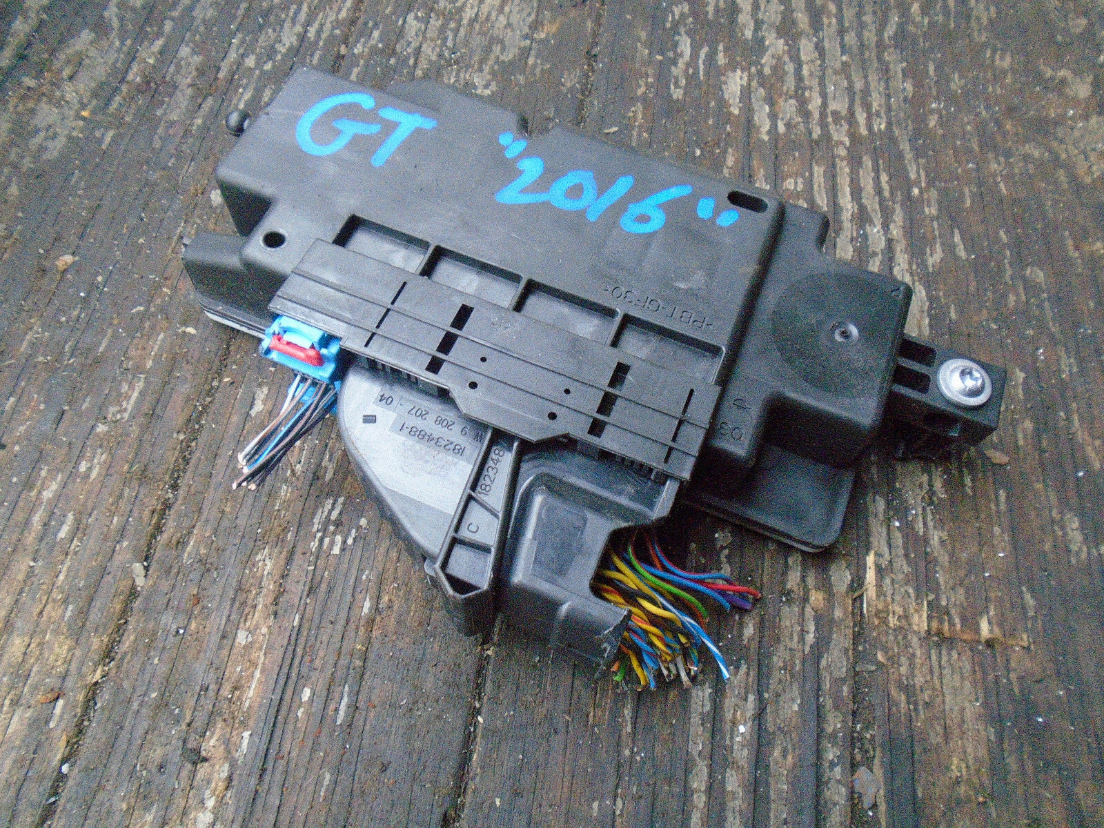 BMW 5 SERIES GT F07 SAFETY BAG CONTROL UNIT MODULE 6807633