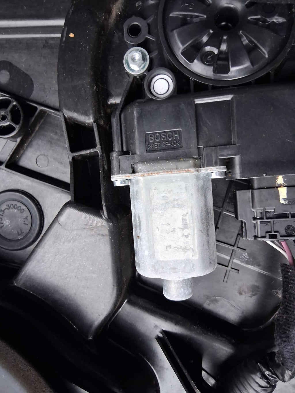 2013 HYUNDAI I40 SIDE FRONT LEFT WINDOW MOTOR REGULATOR 82470-3ZXXX