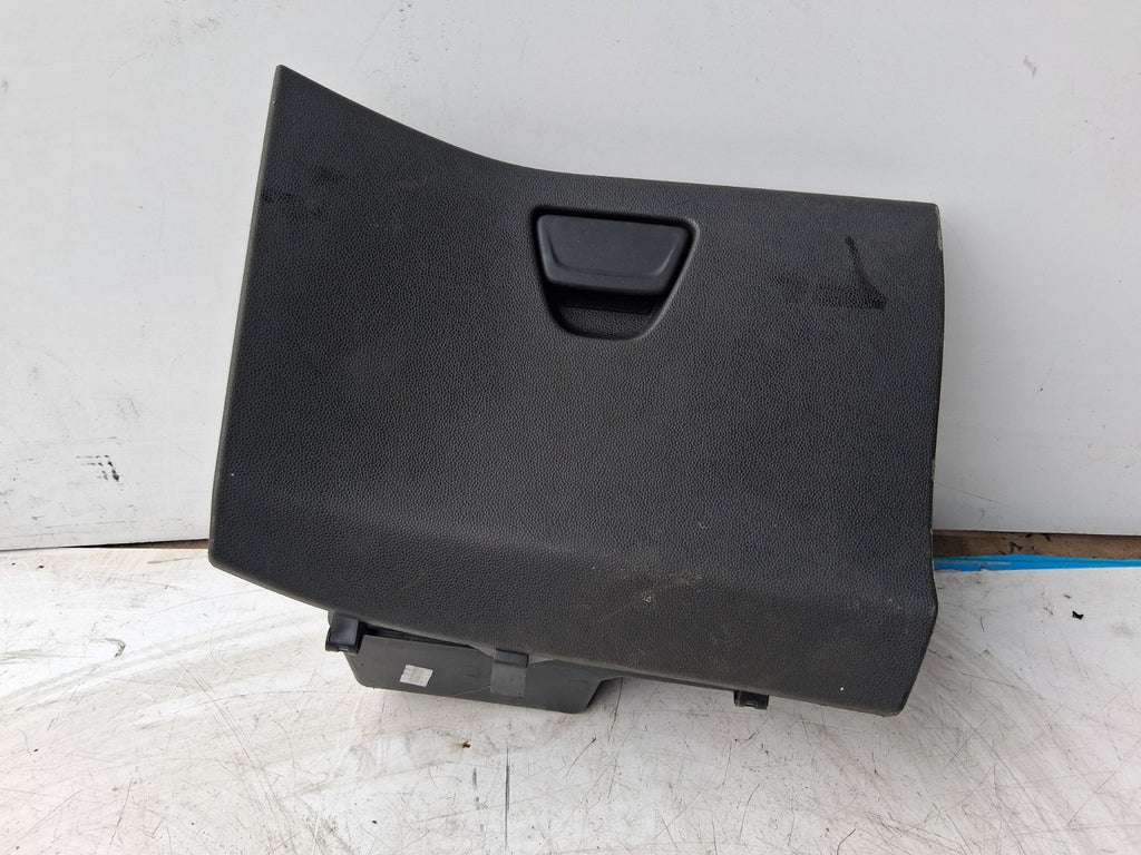 2014 FORD FIESTA MK7 FRONT DASHBOARD GLOVE BOX STORAGE COMPARTMENT BA61A06010
