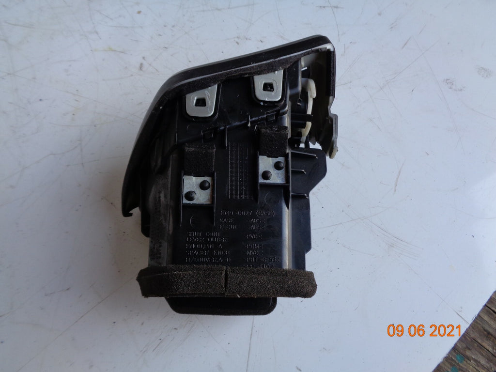 NISSAN QASHQAI MK2 J11 2018 OS DRIVER RIGHT DASHBOARD AIR BLOWER VENT 687604EA0A
