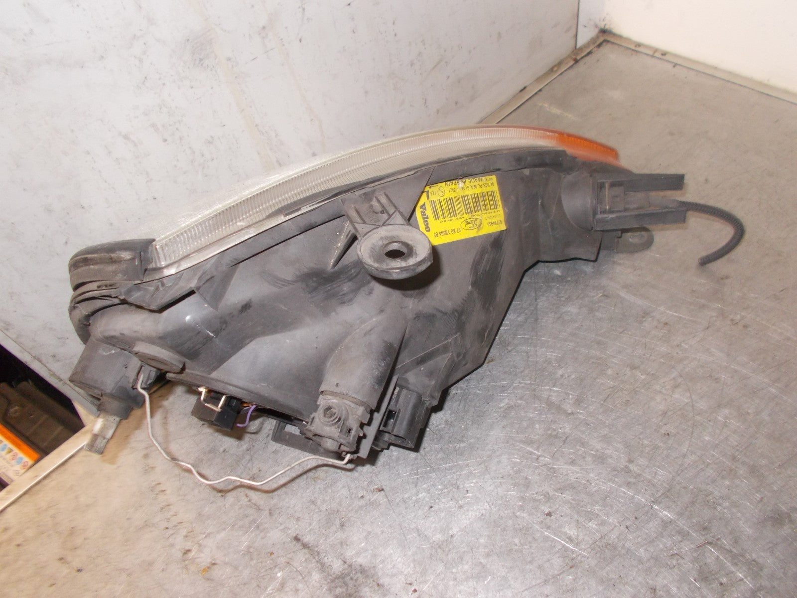 FORD KA 2004 MK1 NS PASSENGER SIDE HEADLIGHT HEADLAMP 97KG13006BP