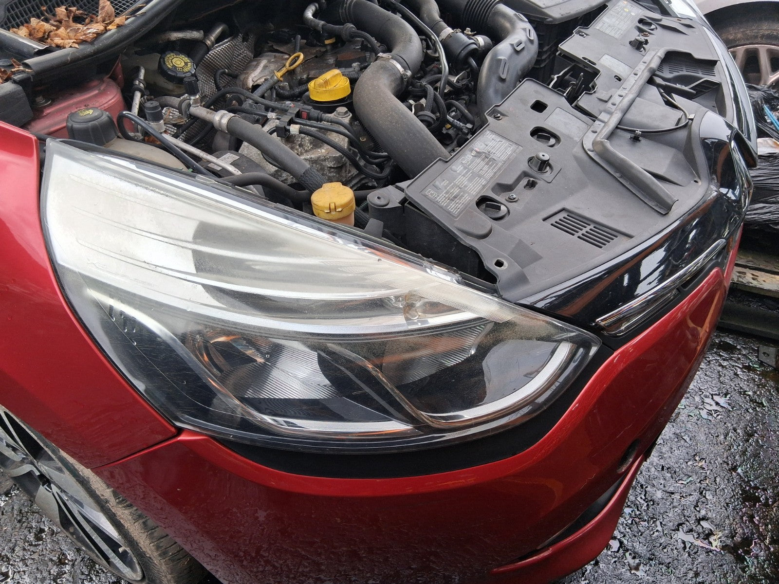 2013 RENAULT CLIO X98 MK4 OSF DRIVER SIDE FRONT RIGHT HEADLIGHT