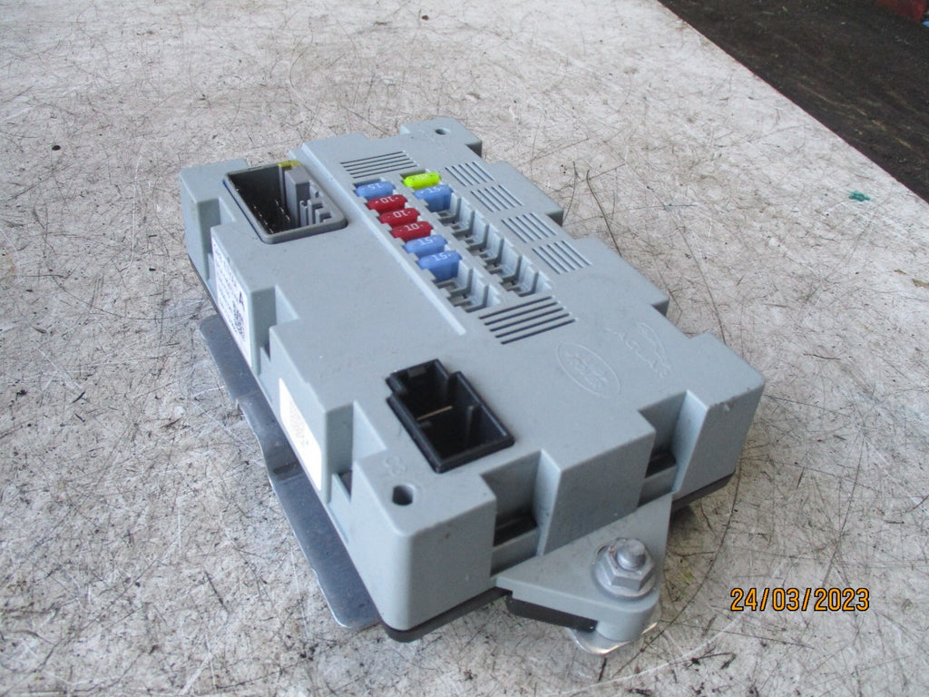 JAGUAR XE 2017 FUSE BOX RELAY MODULE CPLA14Q073AA