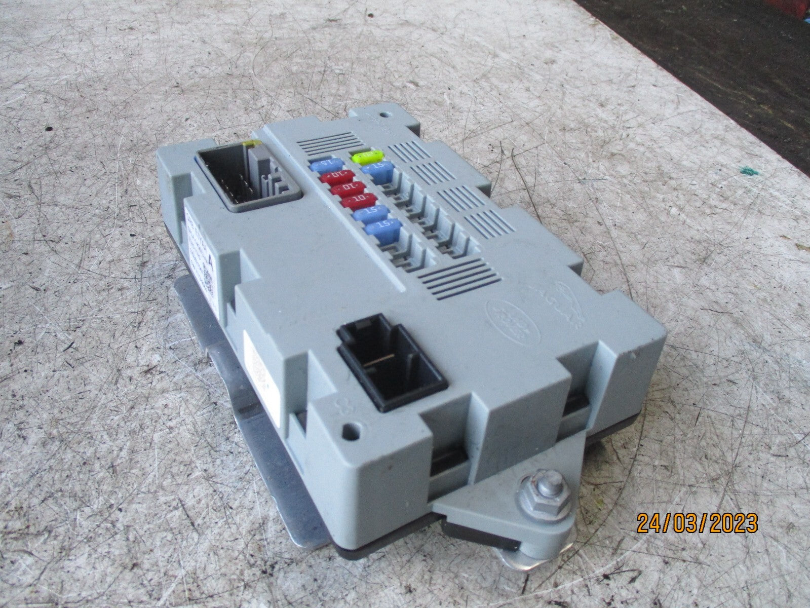 JAGUAR XE 2017 FUSE BOX RELAY MODULE CPLA14Q073AA