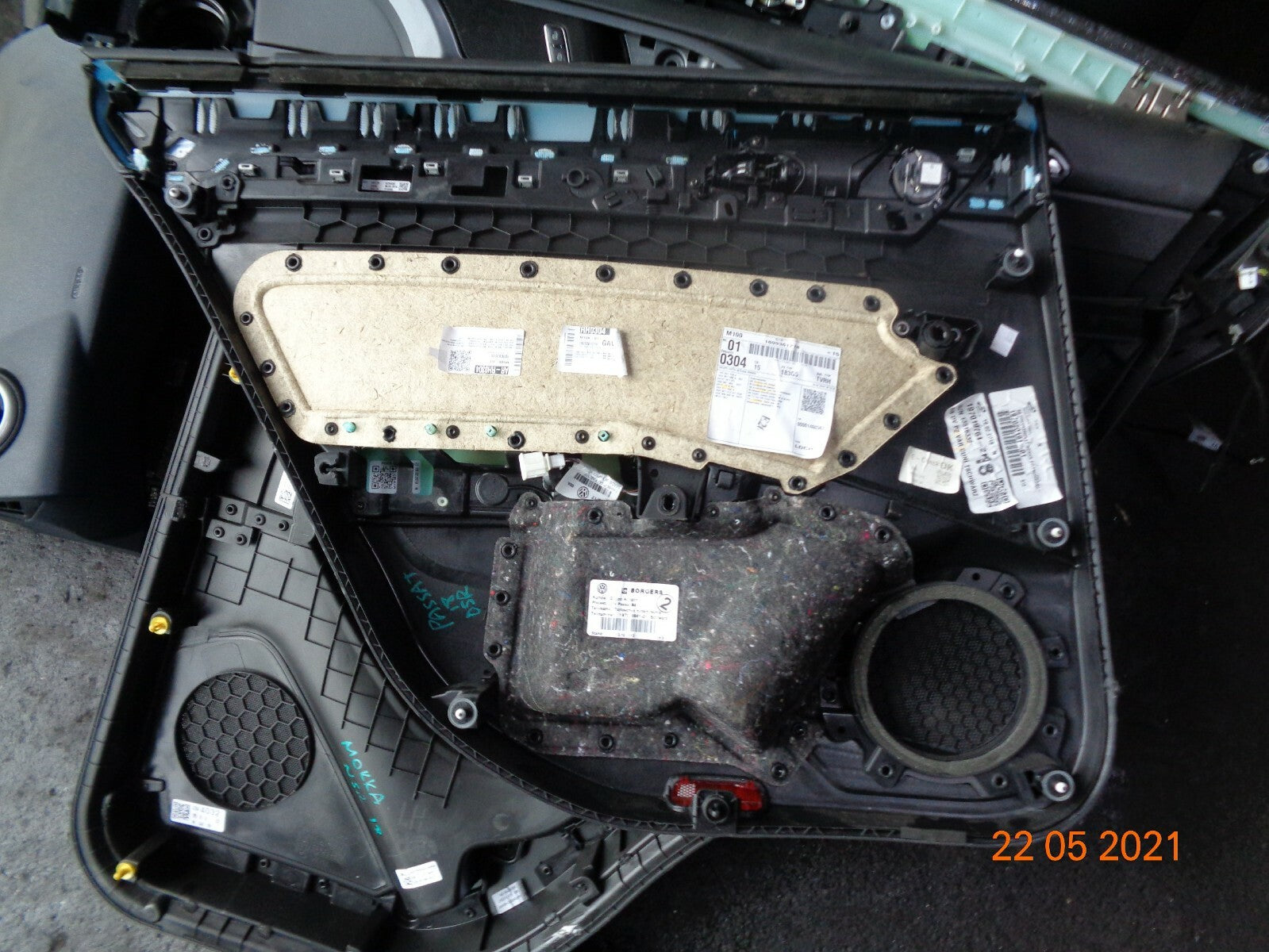 VOLKSWAGEN PASSAT 2018 OSR DRIVER SIDE REAR PLASTIC DOOR CARD PANEL LEATHER