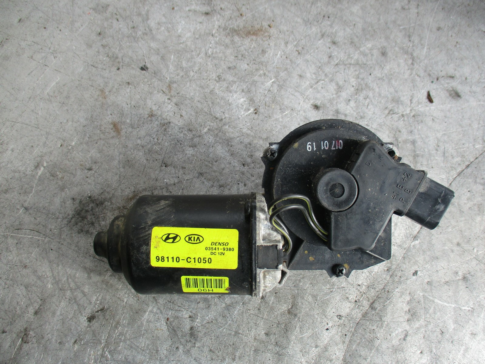 KIA RIO YB (MK4) WINDSCREEN WIPER MOTOR 98110C1050