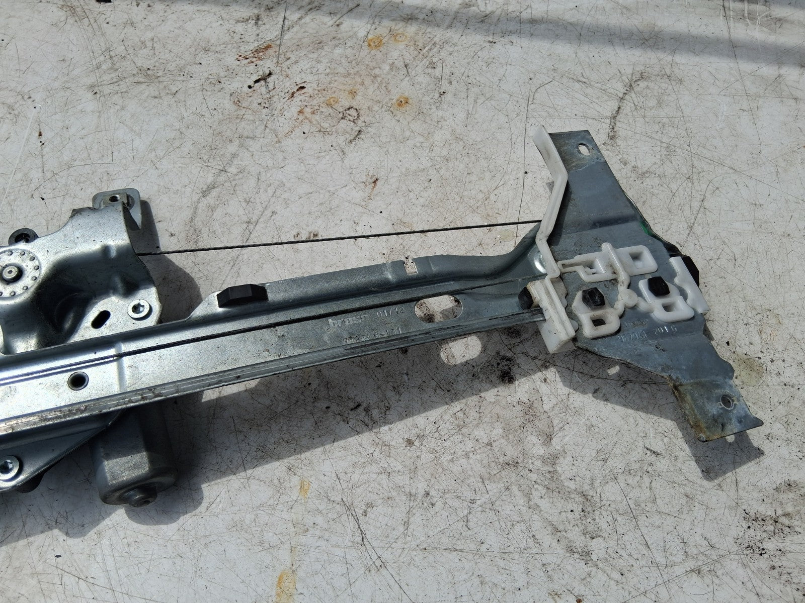 2012 PEUGEOT 3008 MK1 NSF PASSENGER FRONT LEFT WINDOW MOTOR REGULATOR 9682808780