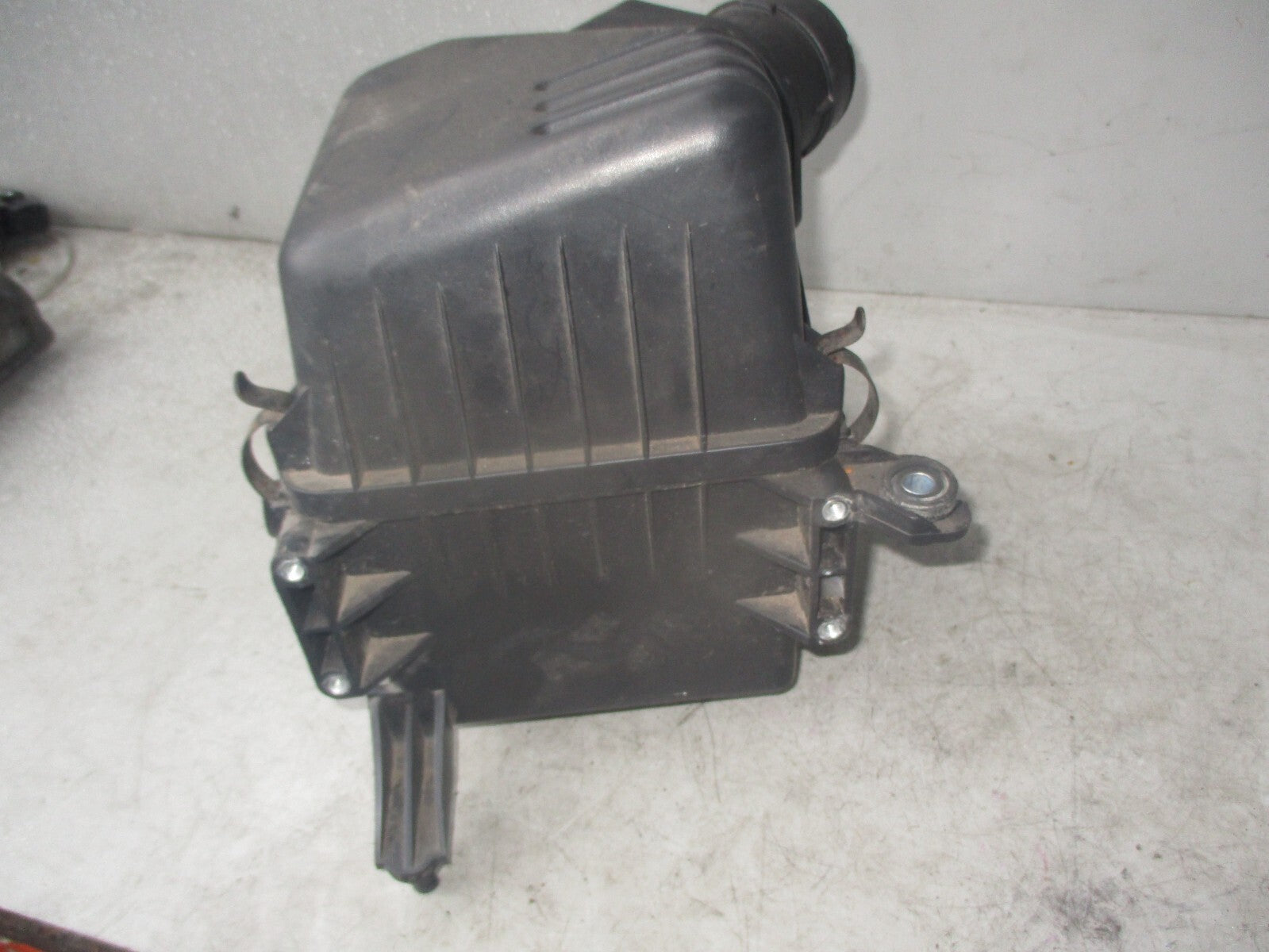KIA CEED 2007 AIR FILTER BOX 281102H200