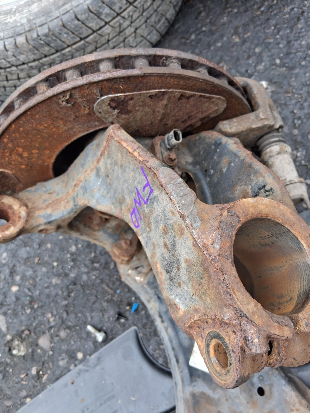 2021 MERCEDES BENZ SPRINTER W907 NSF PASSENGER FRONT LEFT WISHBONE HUB