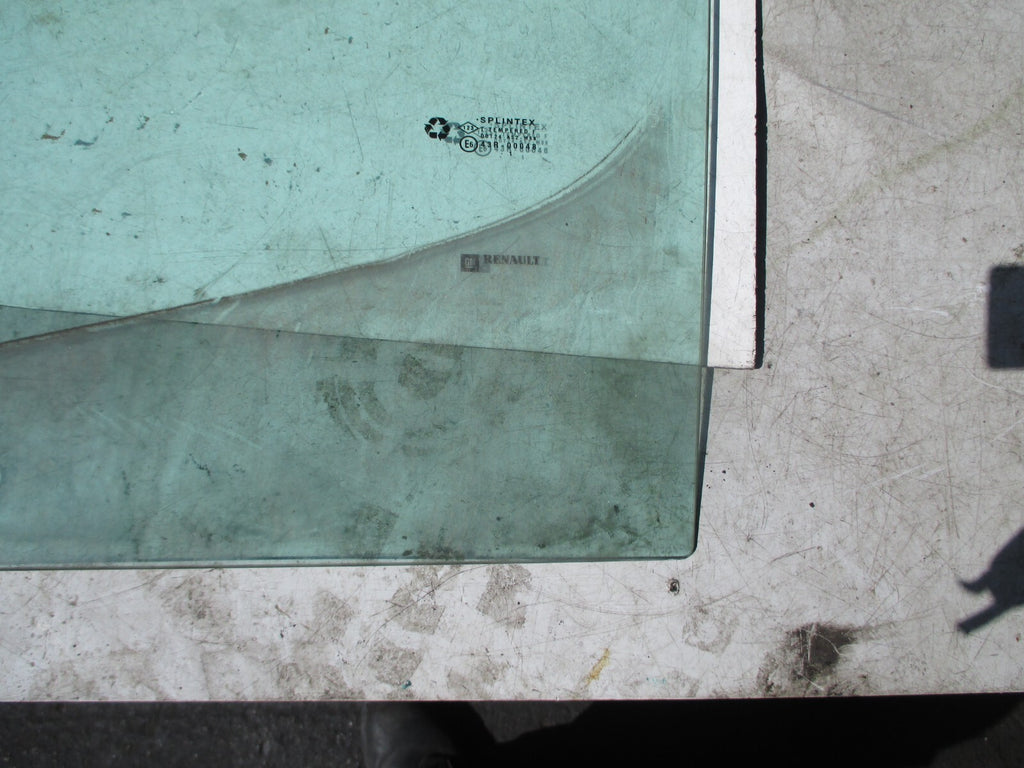 VAUXHALL VIVARO 2011 NSF PASSENGER SIDE FRONT DOOR WINDOW GLASS PANE 43R-00048