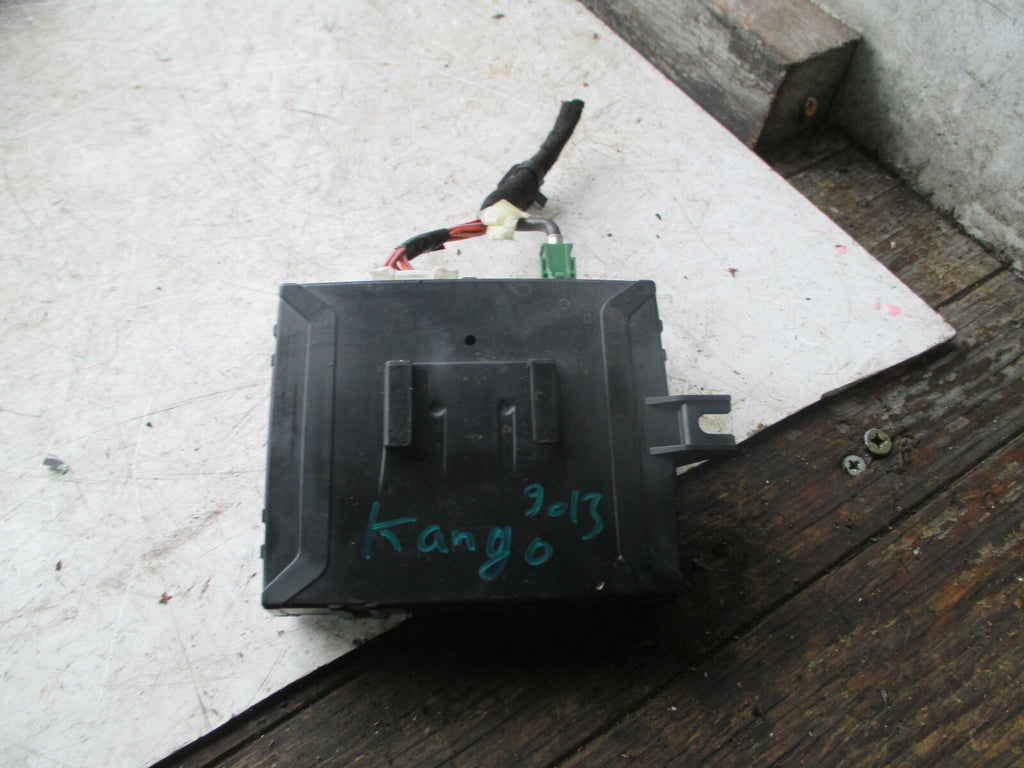 RENAULT KANGOO 2013 ECU CONTROL MODULE 282759288R