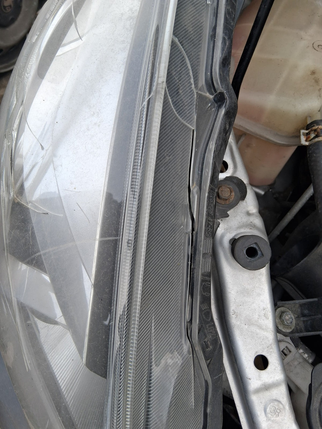2018 TOYOTA PRIUS V PLUS XW40 OSF DRIVER SIDE FRONT RIGHT HEADLIGHT
