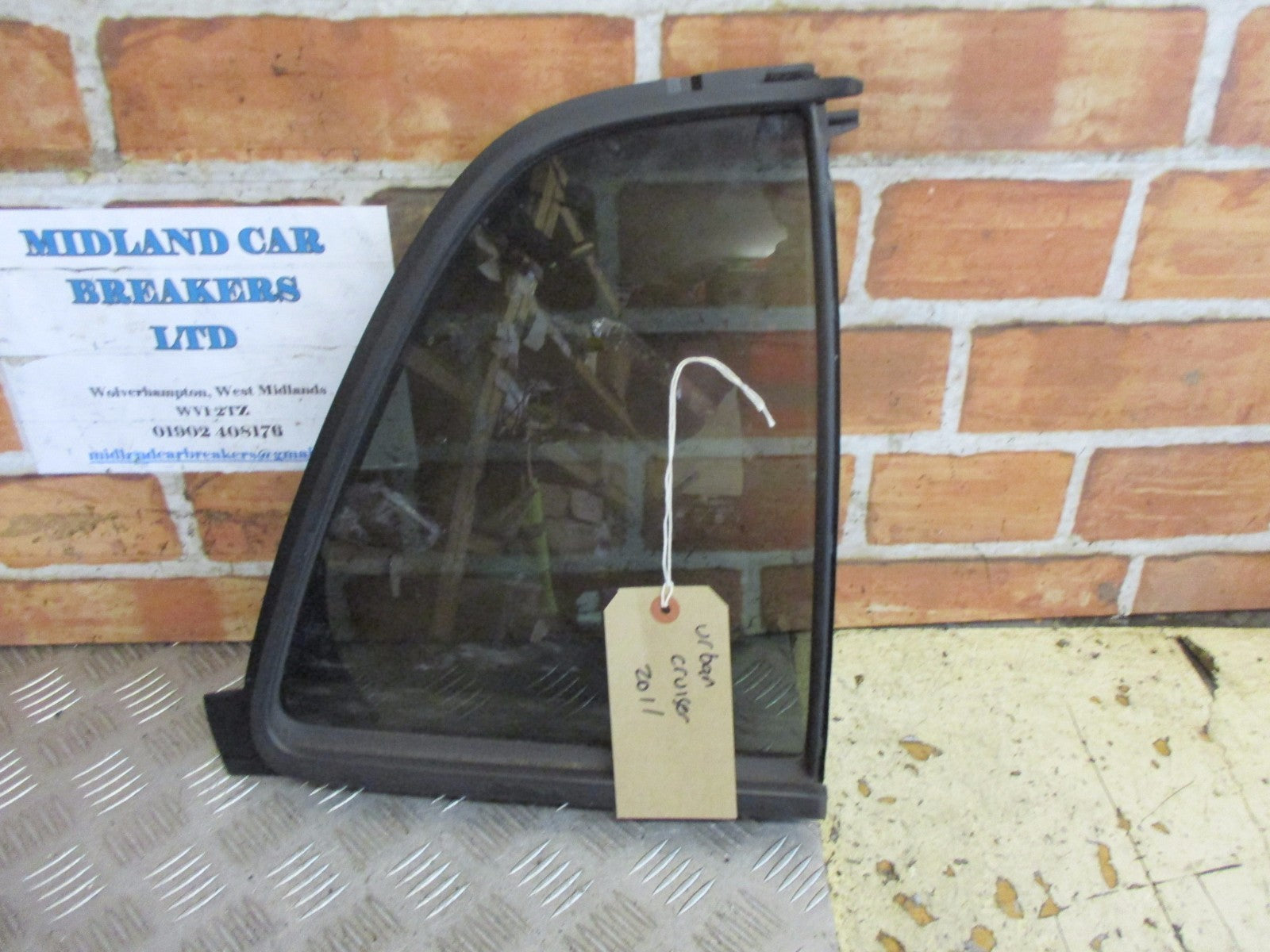 TOYOTA URBAN CRUISER 2011 OSR DRIVER REAR QUARTER WINDOW GLASS 43R-005844