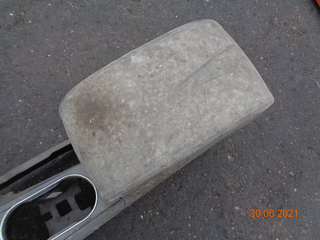 FORD MONDEO MK4 2009 CENTRE CONSOLE ARM REST ASSEMBLY UNIT