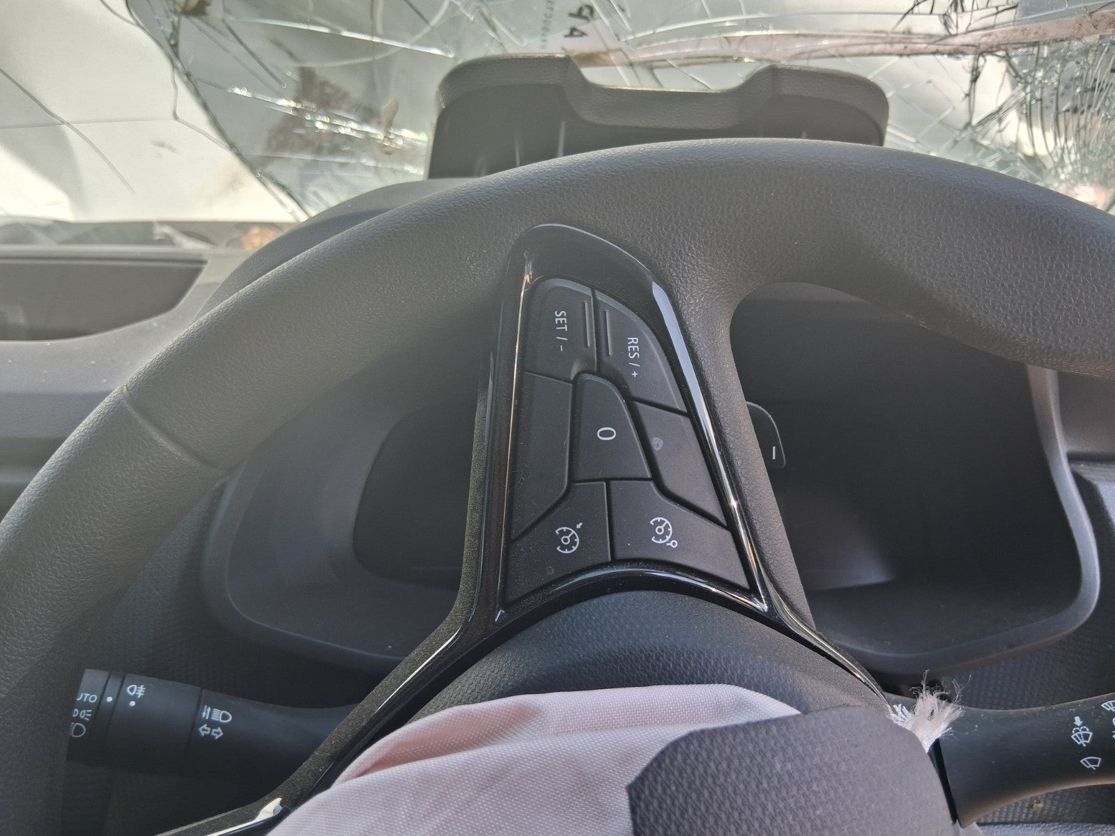 2025 RENAULT TRAFIC X82 MK3 MULTIFUNCTION STEERING WHEEL BLACK