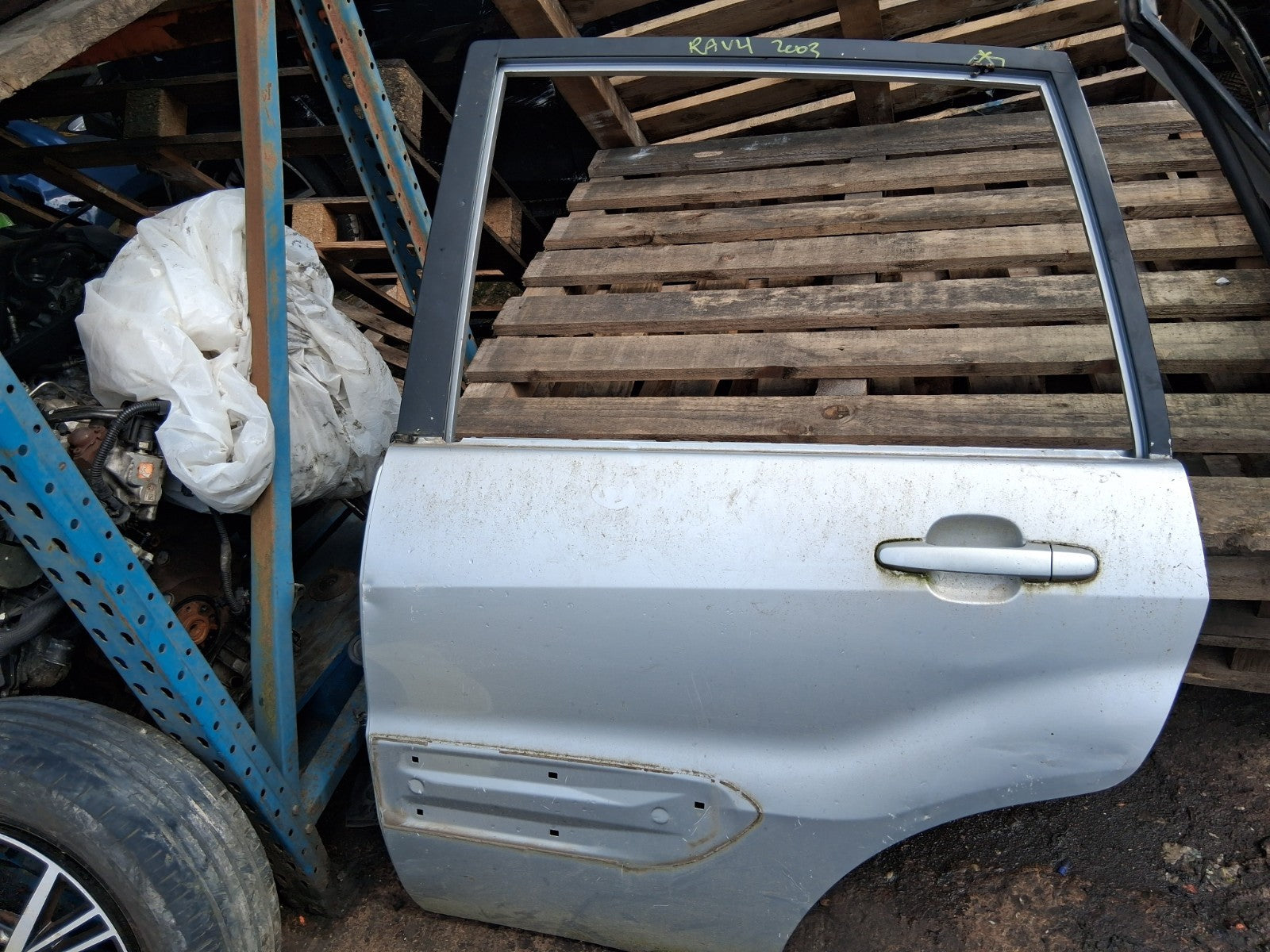 TOYOTA RAV 4 MK2 2003 NSR PASSENGER SIDE REAR BARE DOOR SILVER