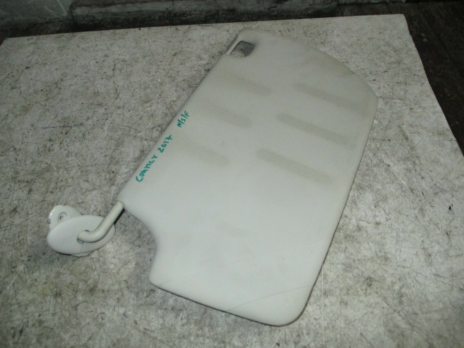 FORD TRANSIT COURIER 2016 NSF PASSENGER SIDE FRONT SUN VISOR CREAM