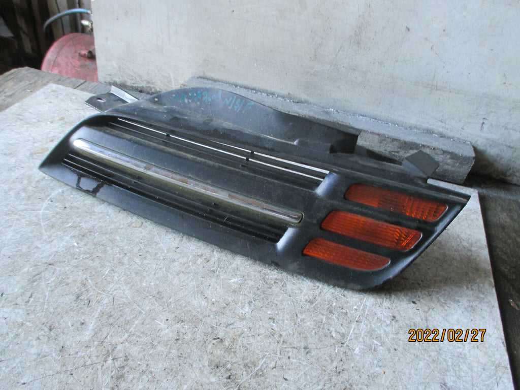 NISSAN MICRA 2003 K12 NSF PASSENGER SIDE FRONT FOGLIGHT GRILL