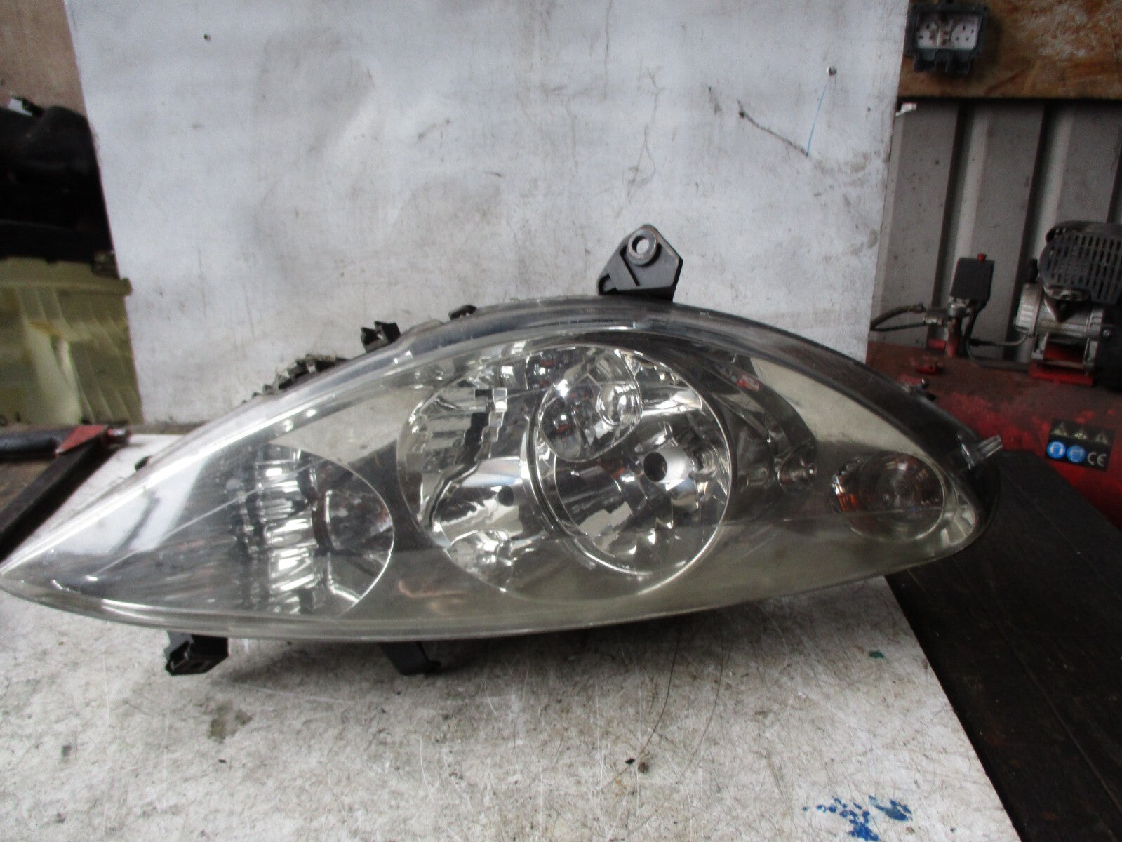 PEUGEOT 307 2003 OSF DRIVER SIDE FRONT HEAD LIGHT  89309141