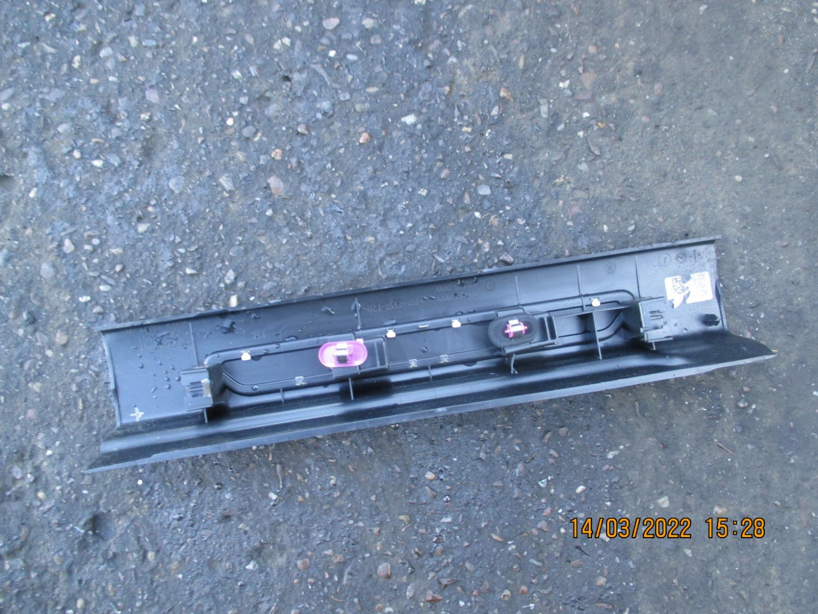 JAGUAR XE 2019 PASSENGER SIDE FRONT SILL COVER KICK TRIM GX73-13201-E R DYNAMIC