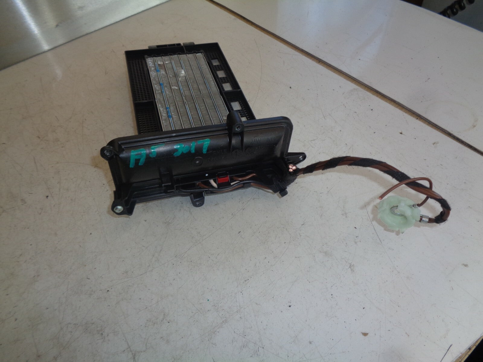 AUDI A5 2017 8W ELECTRIC HEATER RADIATOR 8W0819011