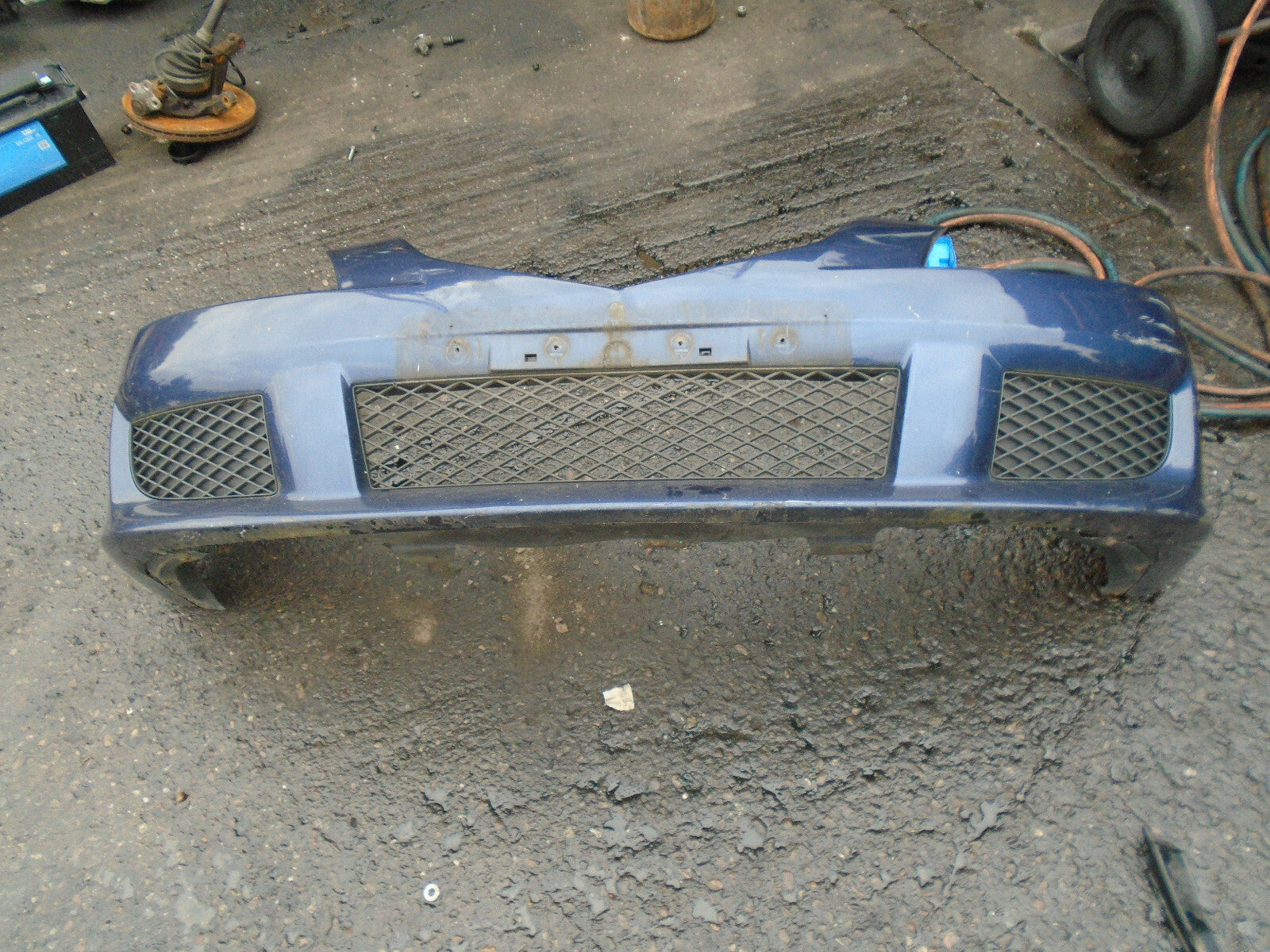 MAZDA PREMACY 2003 FRONT COMPLETE BUMPER BLUE