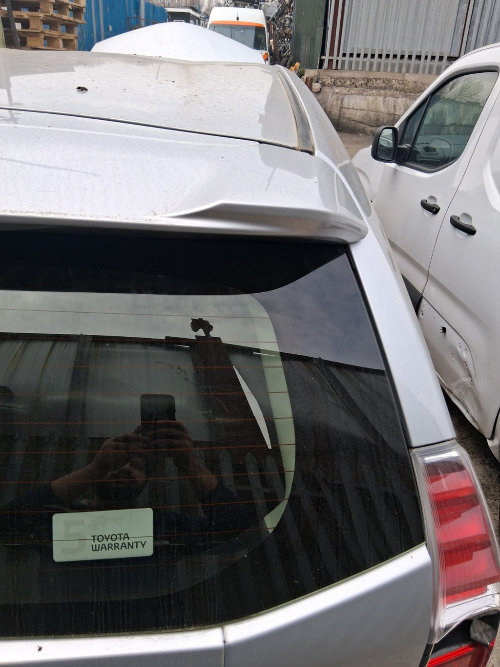 2018 TOYOTA PRIUS V PLUS XW40 COMPLETE REAR TAILGATE BOOTLID SILVER