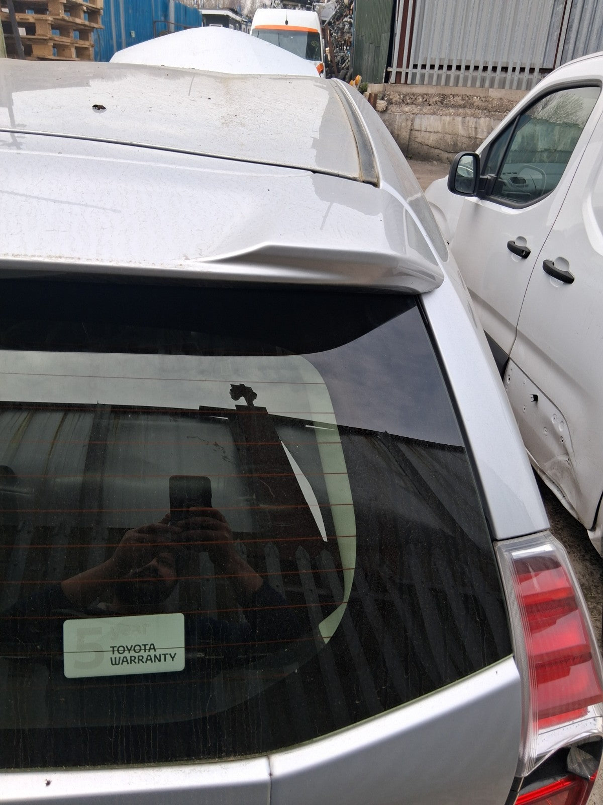 2018 TOYOTA PRIUS V PLUS XW40 COMPLETE REAR TAILGATE BOOTLID SILVER