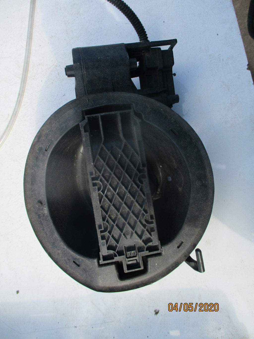 VAUXHALL ASTRA J 2013 DIESEL FUEL FILLER CAP FLAP COVER 13375739