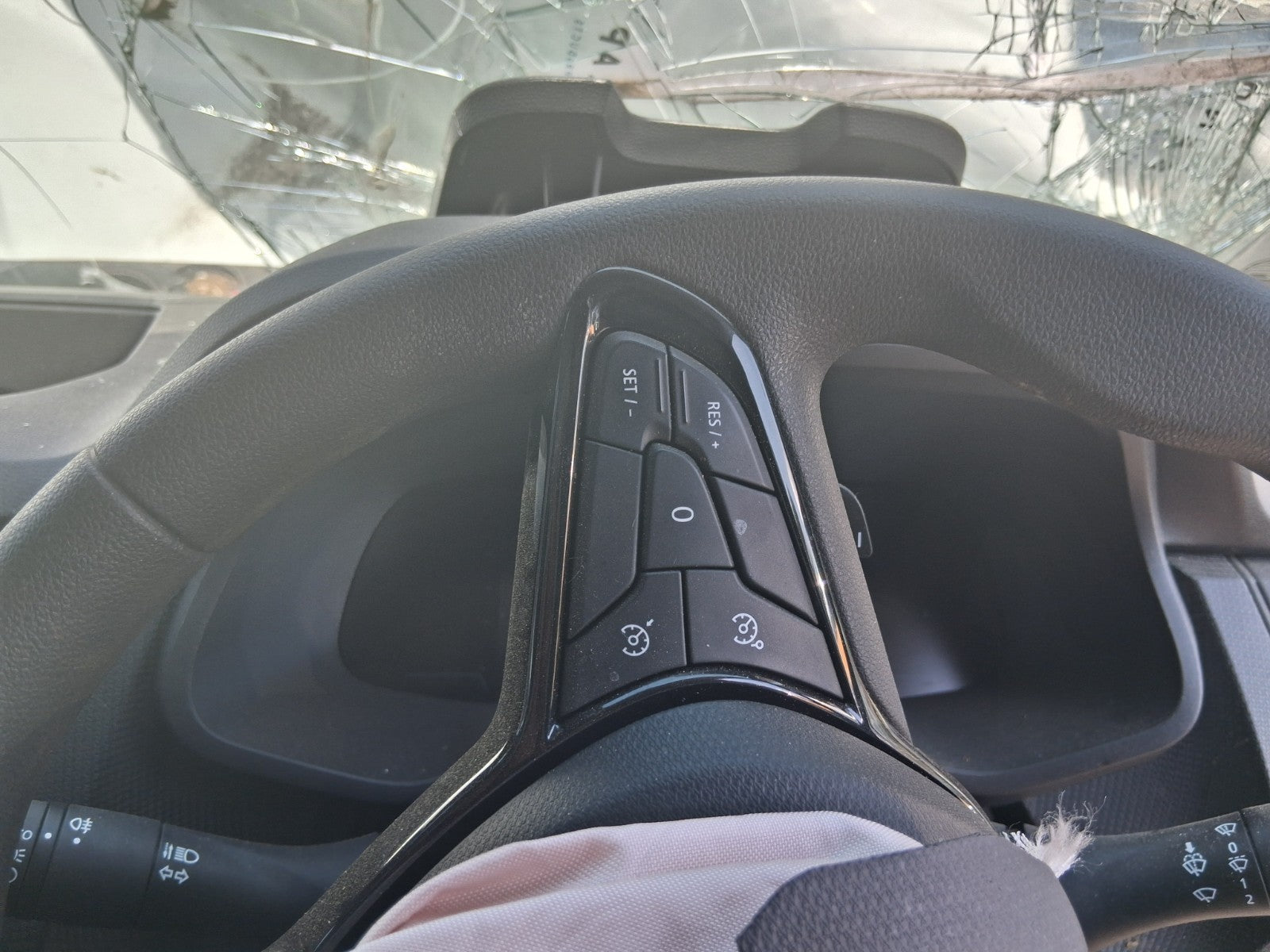 2025 RENAULT TRAFIC X82 MK3 MULTIFUNCTION STEERING WHEEL BLACK