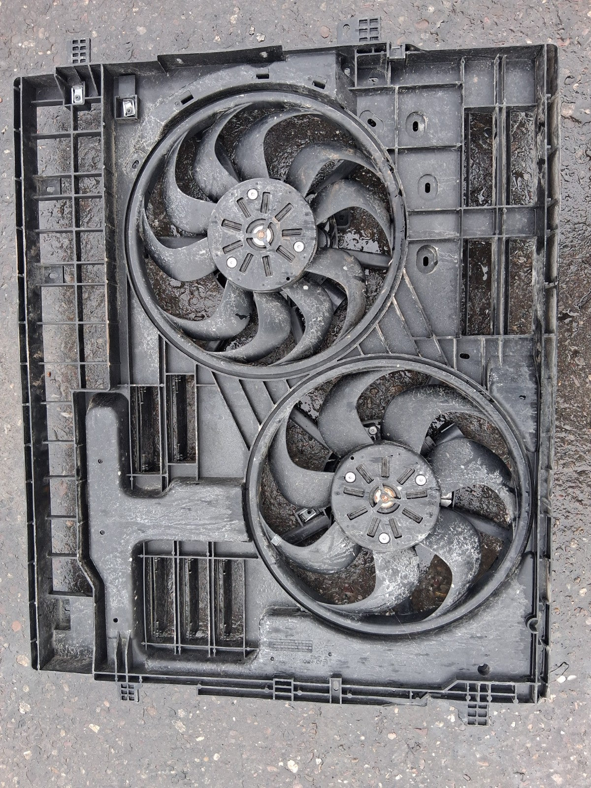2024 RENAULT TRAFIC X82 MK3 2.0 DIESEL RADIATOR HOUSING & DOUBLE FAN 214815443R