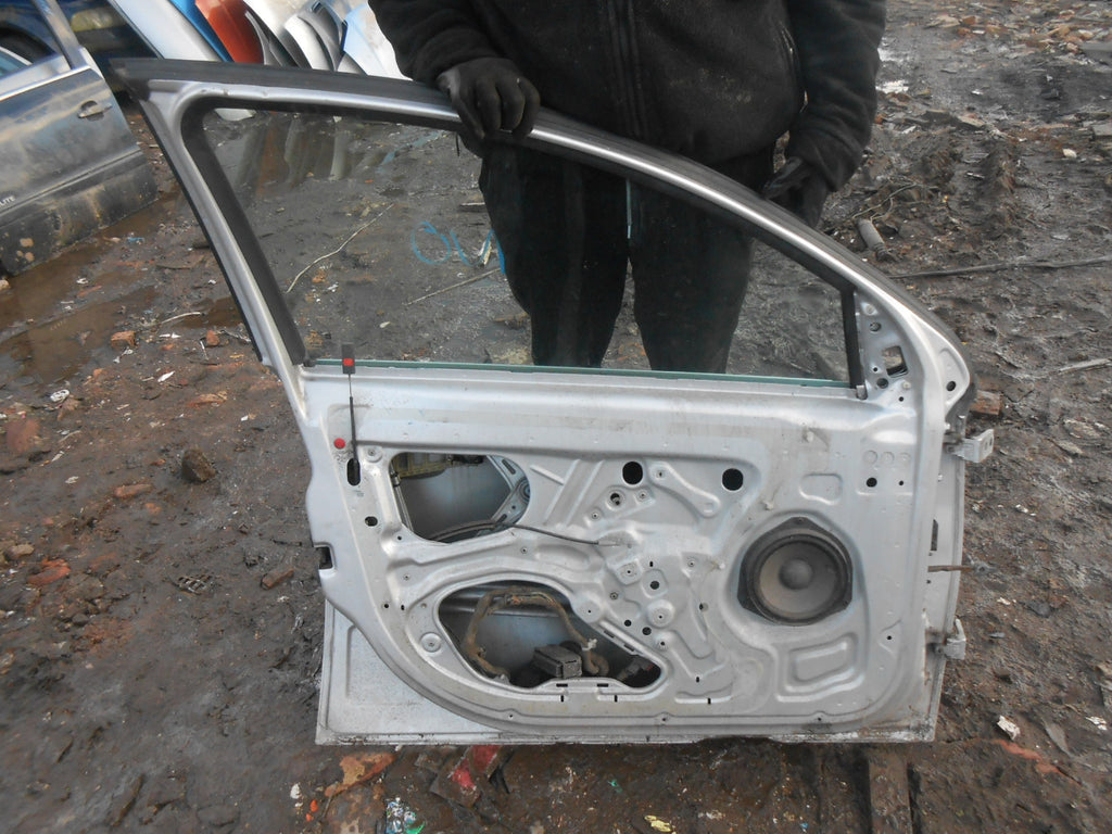 VAUXHALL VECTRA C (MK2) 2003 SALOON ESTATE NSF PASSENGER SIDE FRONT DOOR SILVER
