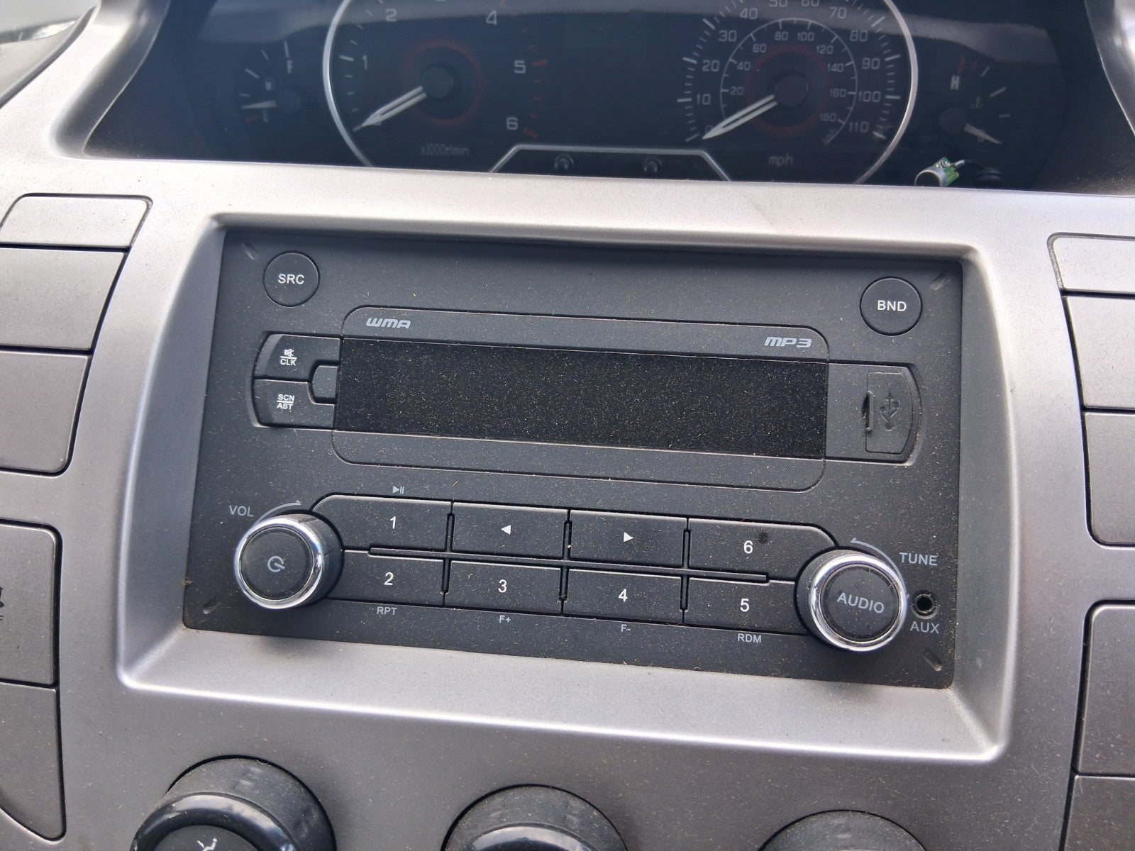 2020 SAIC LDV V80 RADIO STEREO MULTIMEDIA CD HEAD UNIT