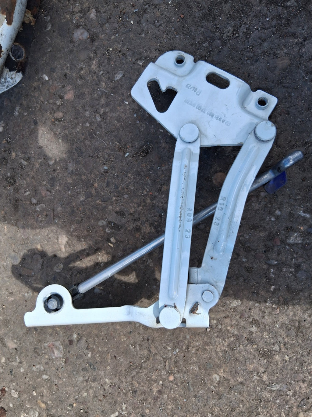 2020 MERCEDES BENZ SPRINTER W907 OSF DRIVER FRONT RIGHT BONNET HINGE A9108803100