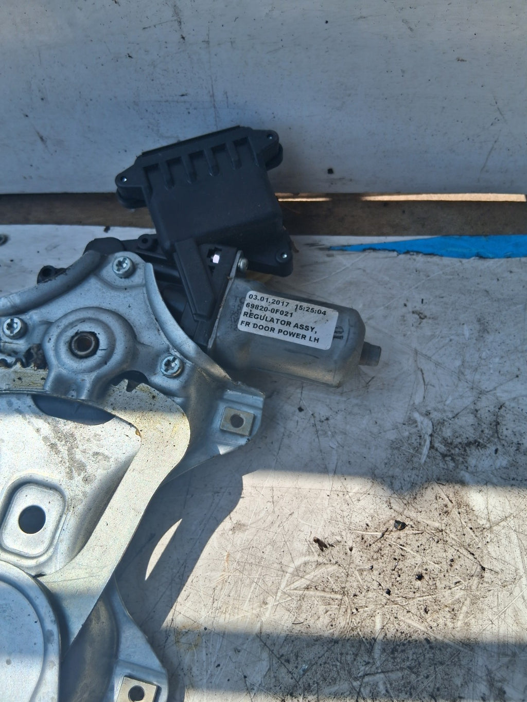 2017 TOYOTA VERSO NSF PASSENGER SIDE FRONT WINDOW MOTOR REGULATOR 698200F021