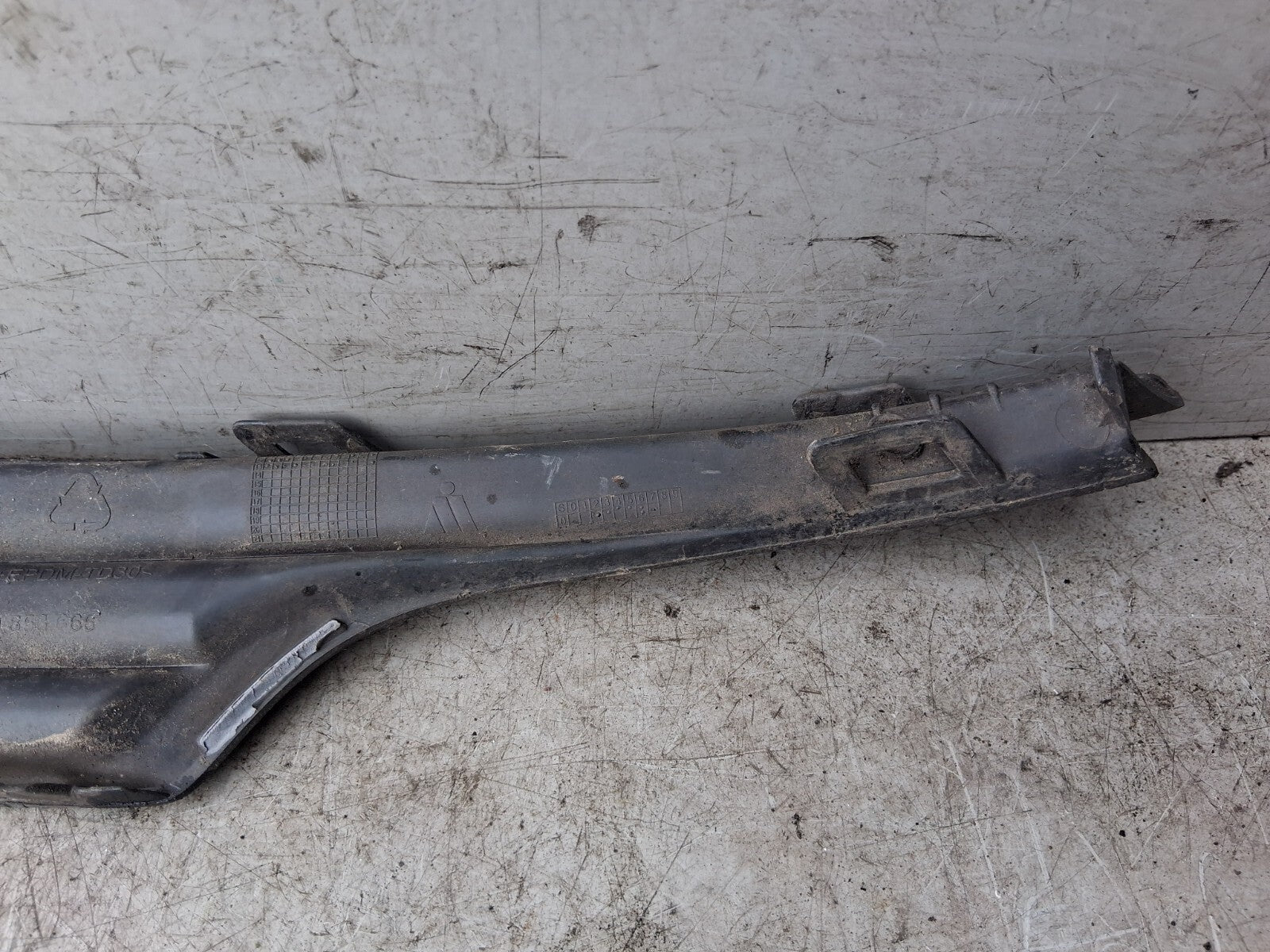 2017 VW VOLKSWAGEN POLO MK5 NSF PASSENGER SIDE FRONT LOWER GRILLE 5G0853666