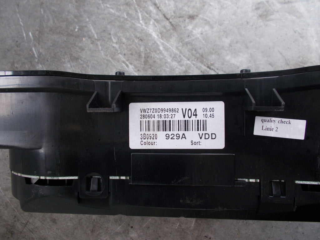 VOLKSWAGEN PASSAT 2004 1.9 TDI SPEEDOMETER INSTRUMENT CLUSTER 3B0920929A