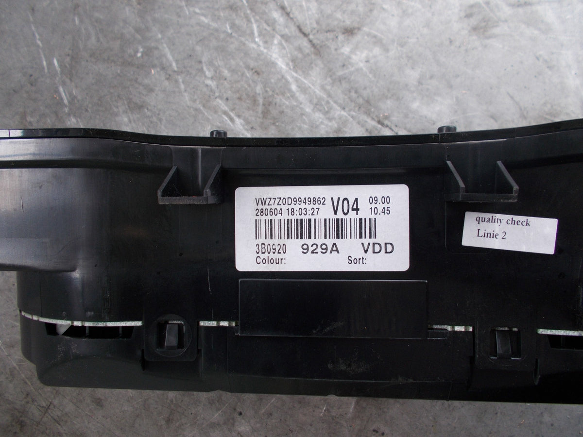 VOLKSWAGEN PASSAT 2004 1.9 TDI SPEEDOMETER INSTRUMENT CLUSTER 3B0920929A