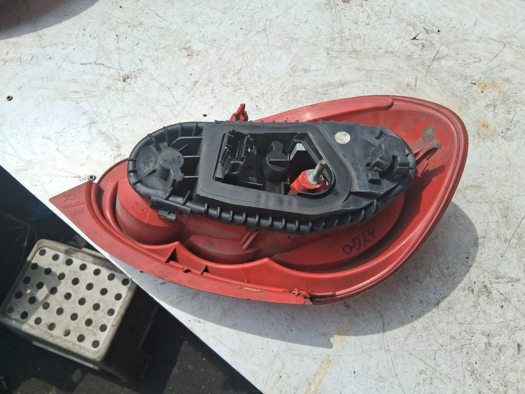 2008 TOYOTA AYGO MK1  OSR DRIVER SIDE REAR TAIL LIGHT LAMP 815500H010