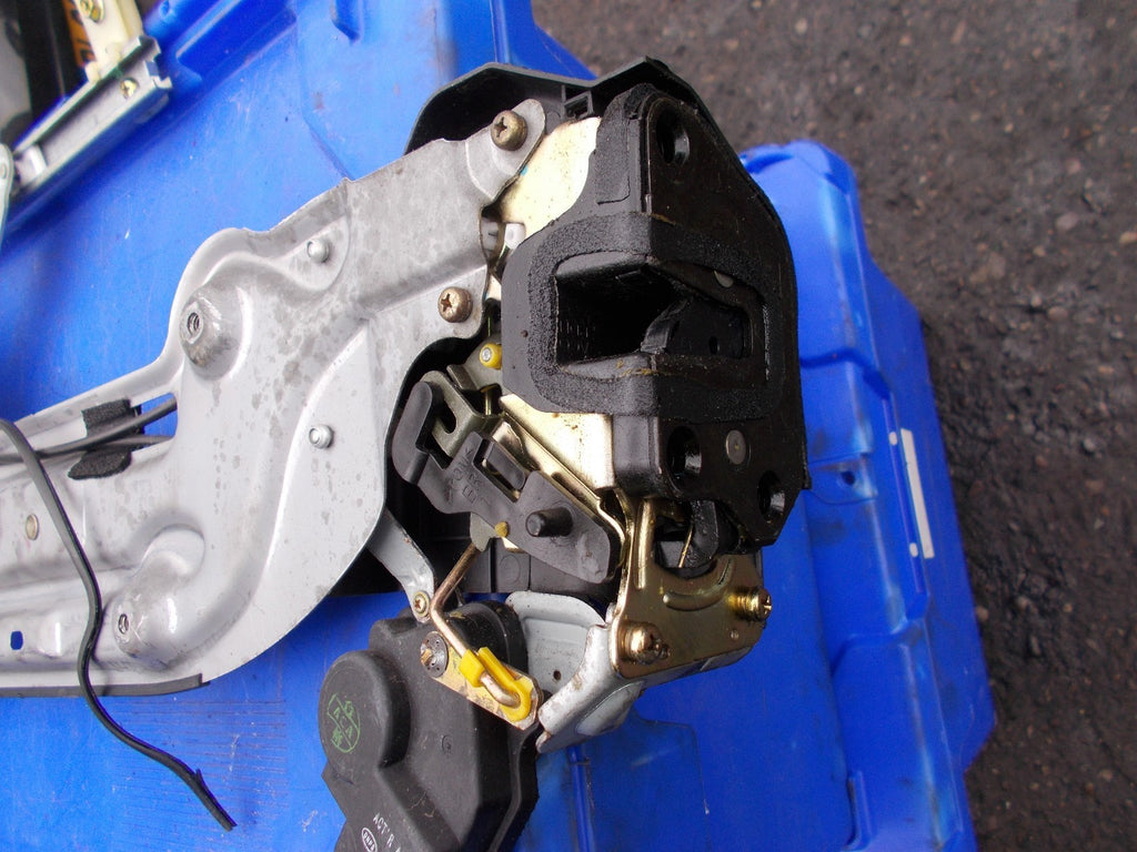 2005 HYUNDAI TRAJET GSI CRTD OSR DRIVERS SIDE REAR WINDOW REGULATOR 834803A000