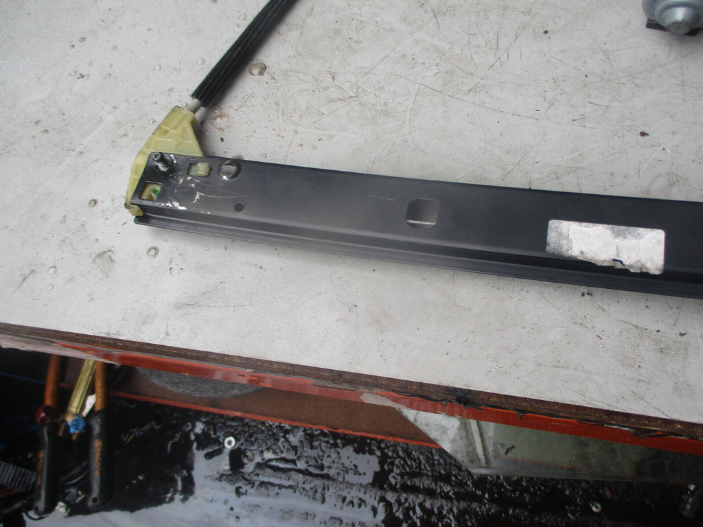 AUDI A4 B8 2013 OSF DRIVER SIDE FRONT WINDOW REGUATOR & MOTOR 8K0959801A